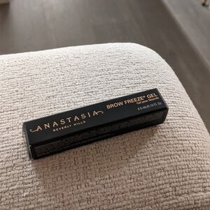 Anastasia Beverly Hills Brow Product in Black Box